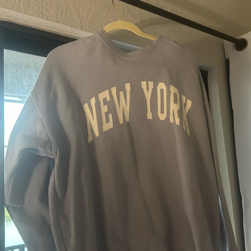 new york crewneck (brandy melville)